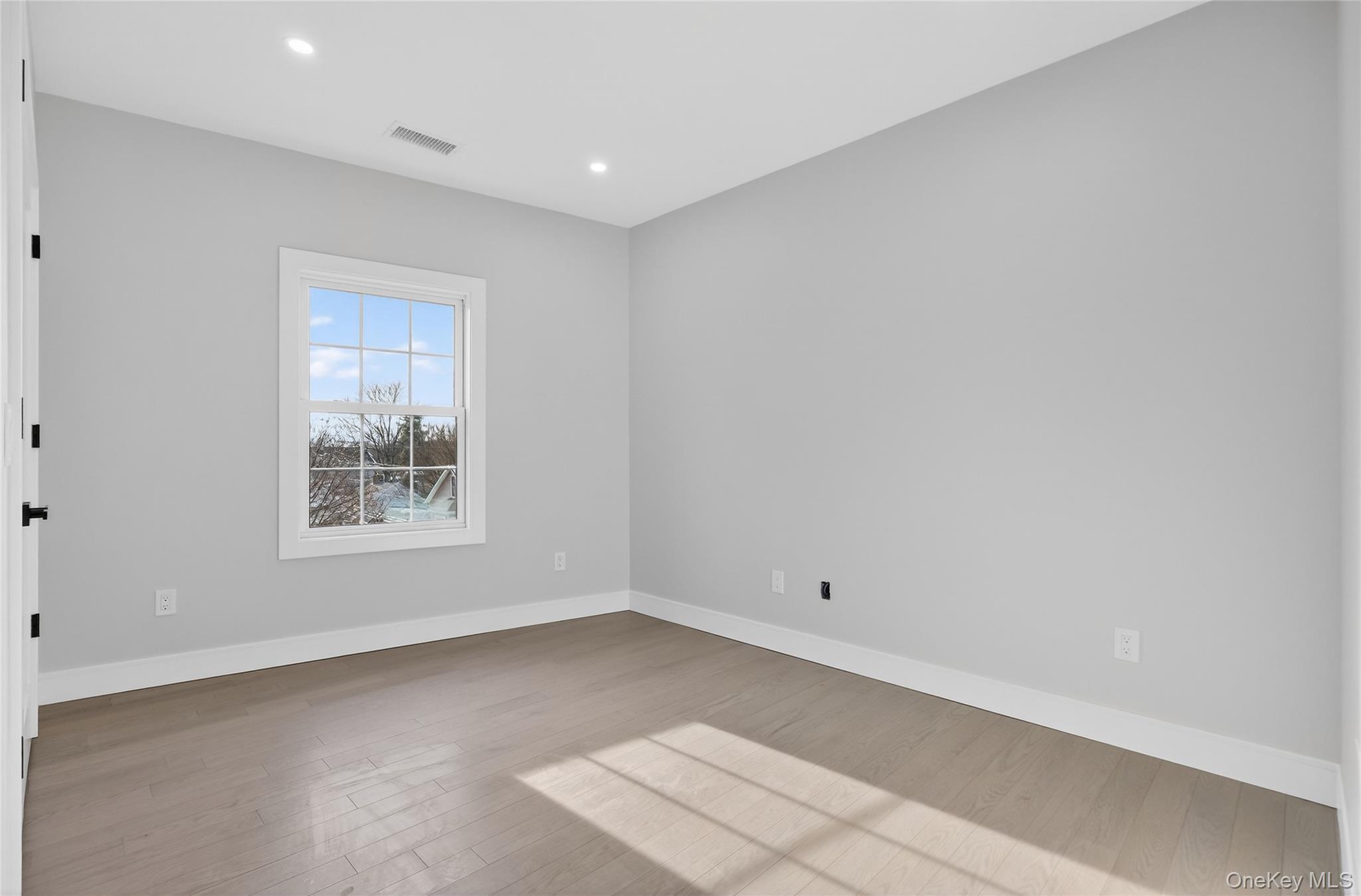 Wappingers Falls, New York 12590, United States, 1 Bedroom Bedrooms, ,1 BathroomBathrooms,Residential,Active,254546