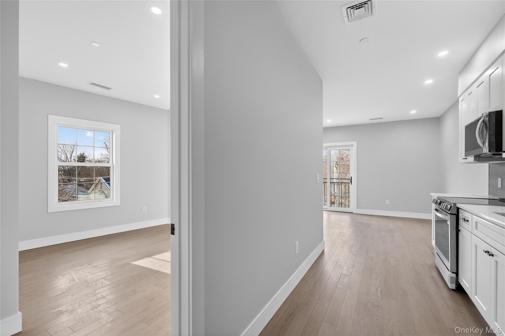 Wappingers Falls, New York 12590, United States, 1 Bedroom Bedrooms, ,1 BathroomBathrooms,Residential,Active,254546