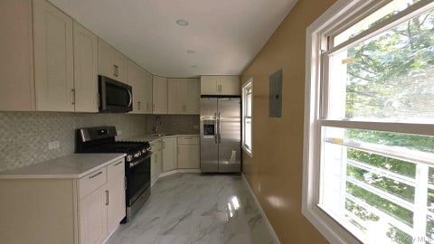 Apartment For Rent - 124-05 Jamaica Avenue #2R<br/> Queens County, Richmond Hill, NY 11418
