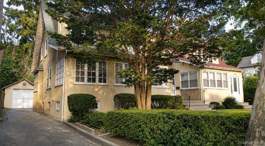 Photo of 253 S Fulton Avenue, Mount Vernon, NY 10553 (MLS # 1038895)