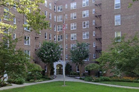 Homes For Sale - 72-61 113th Street #4P<br/> Forest Hills, NY 11375