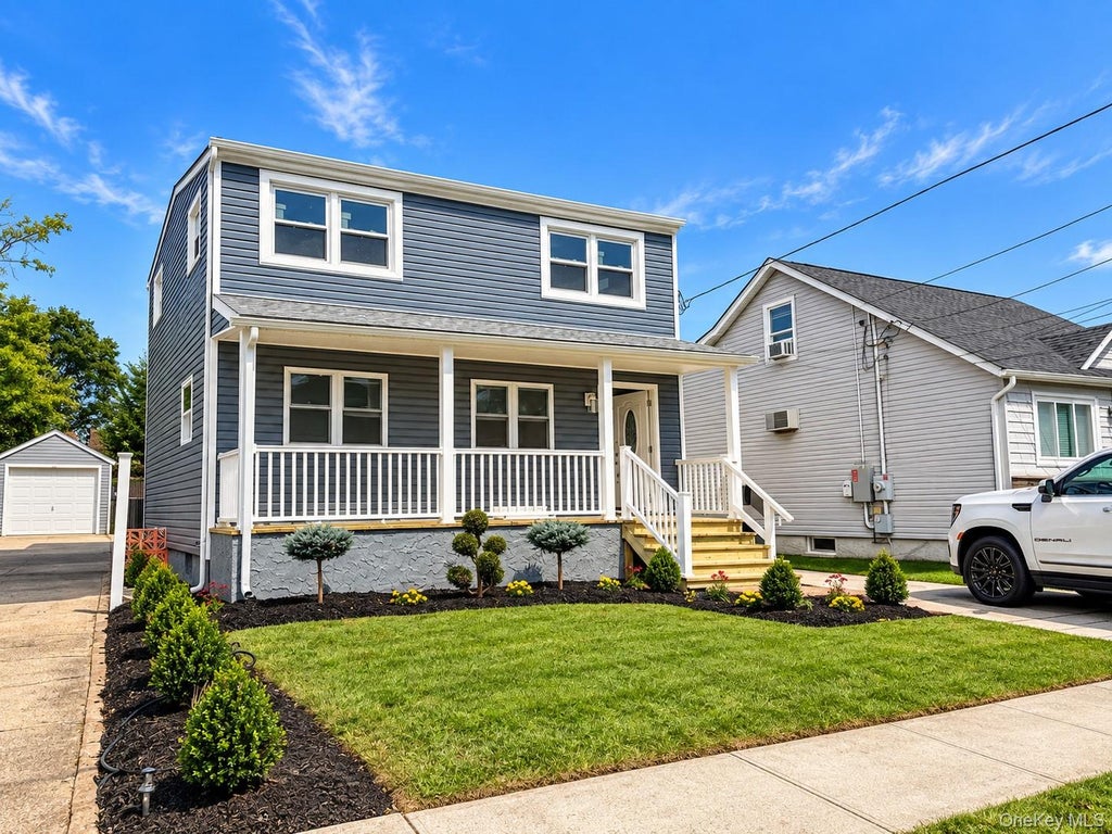 Photo of 10 Frank Avenue, Bellmore, NY 11710 (MLS # 1049304)