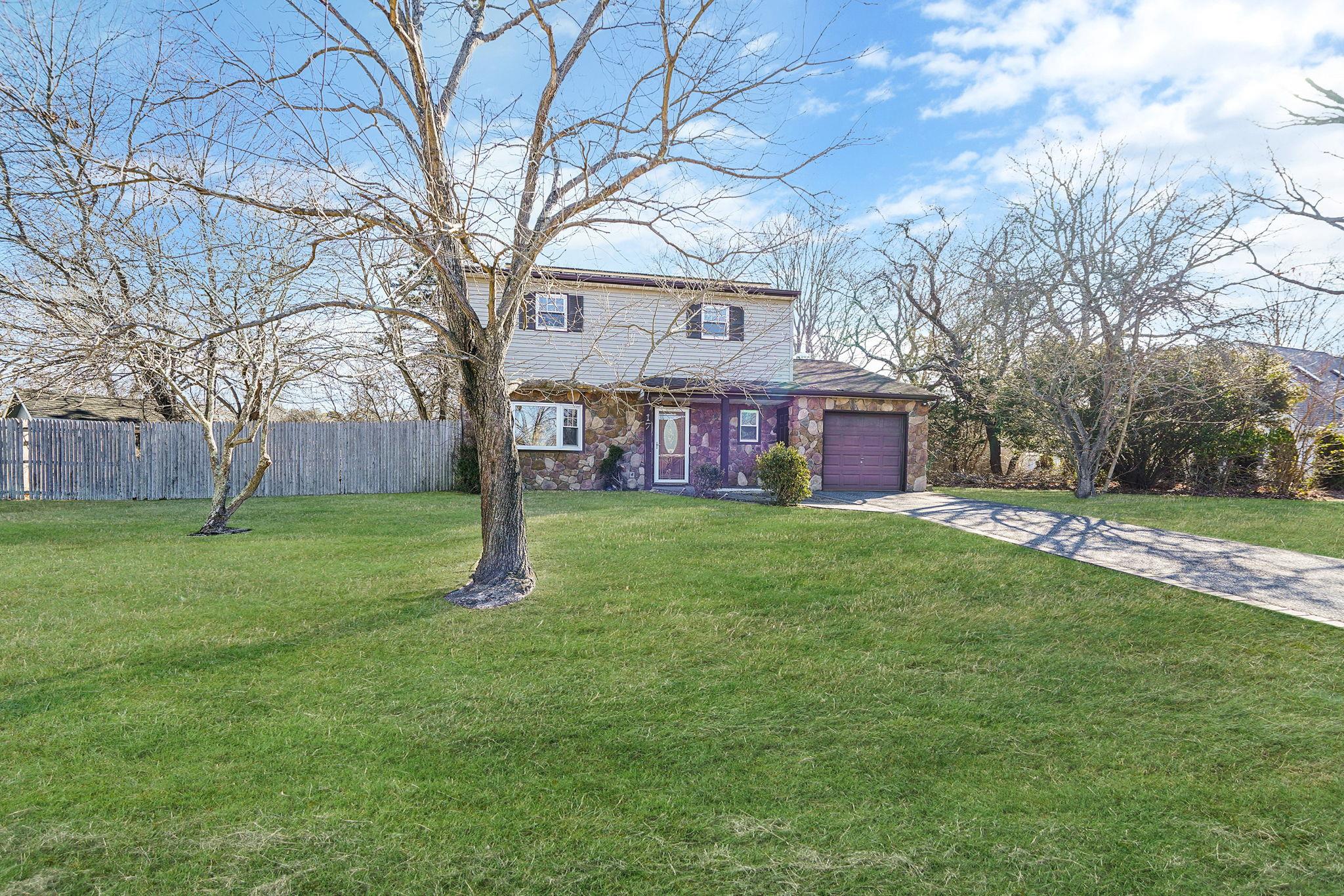 17 Susan Drive, Bellport, New York image 4