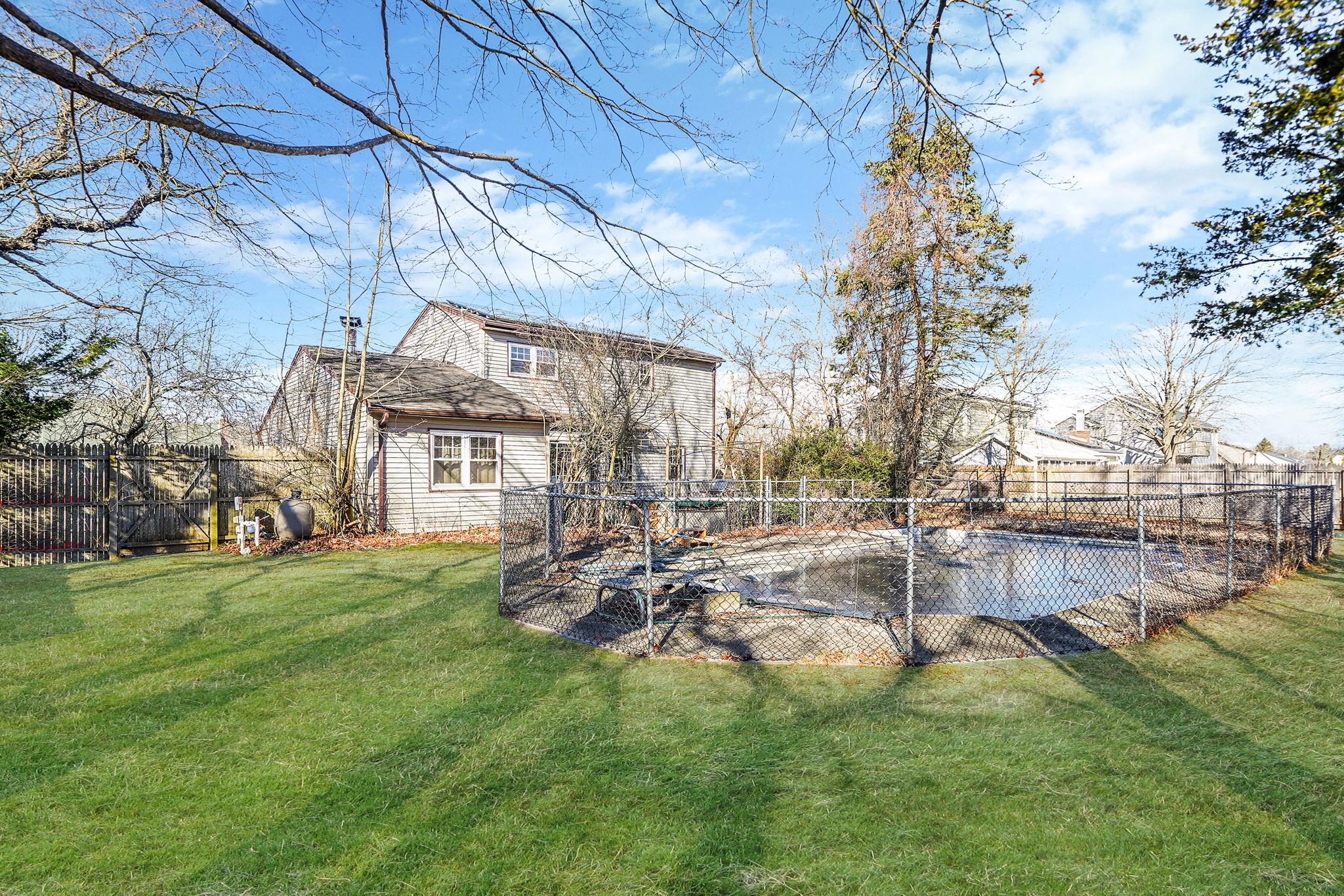 17 Susan Drive, Bellport, New York image 5