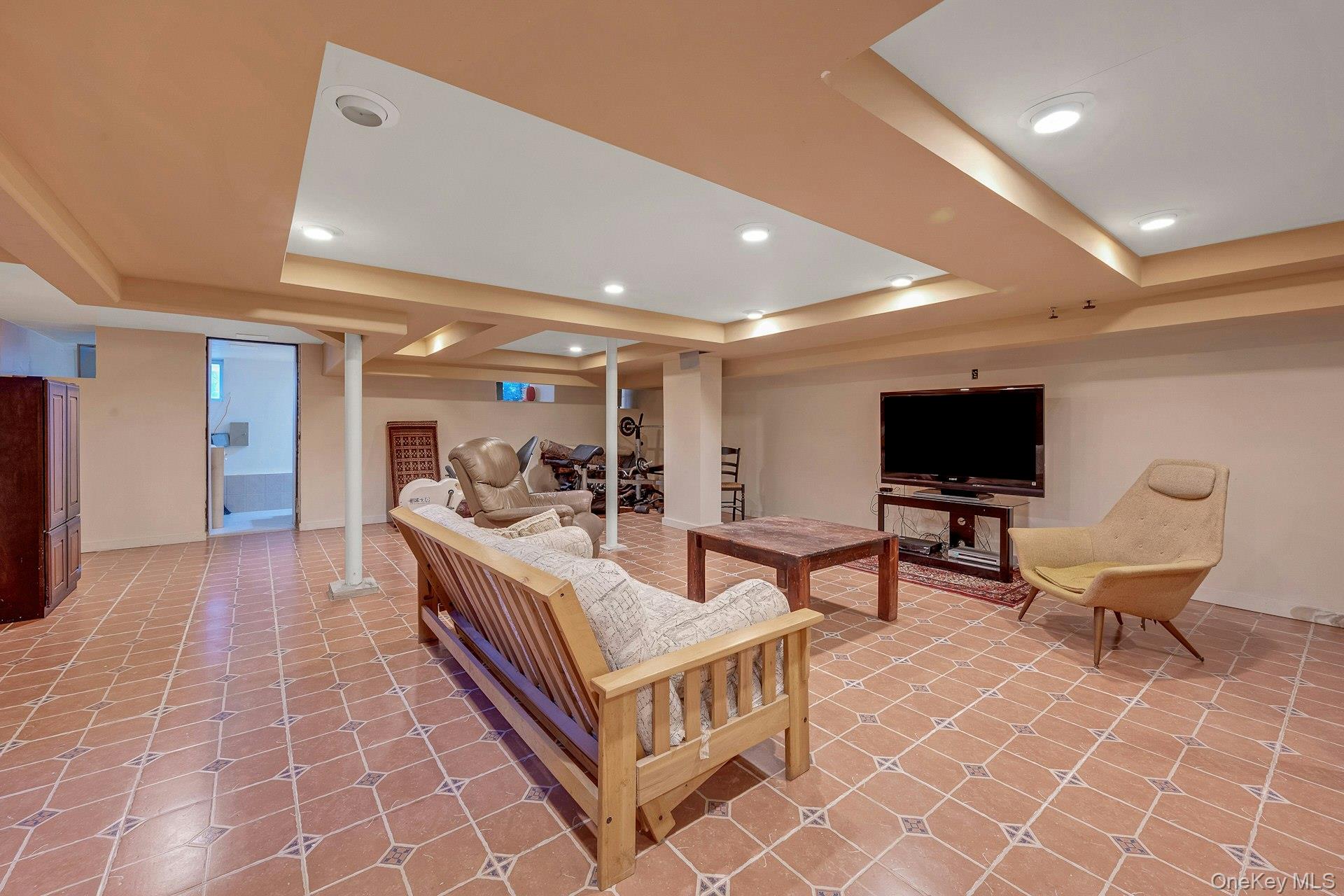 New Rochelle, New York 10804, United States, 5 Bedrooms Bedrooms, ,4 BathroomsBathrooms,Residential,Active,253414