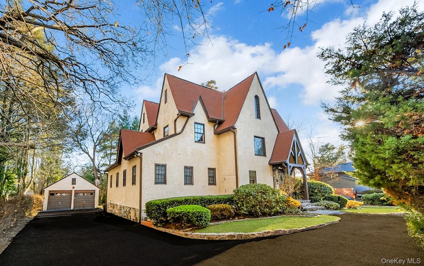New Rochelle, New York 10804, United States, 5 Bedrooms Bedrooms, ,4 BathroomsBathrooms,Residential,Active,253414