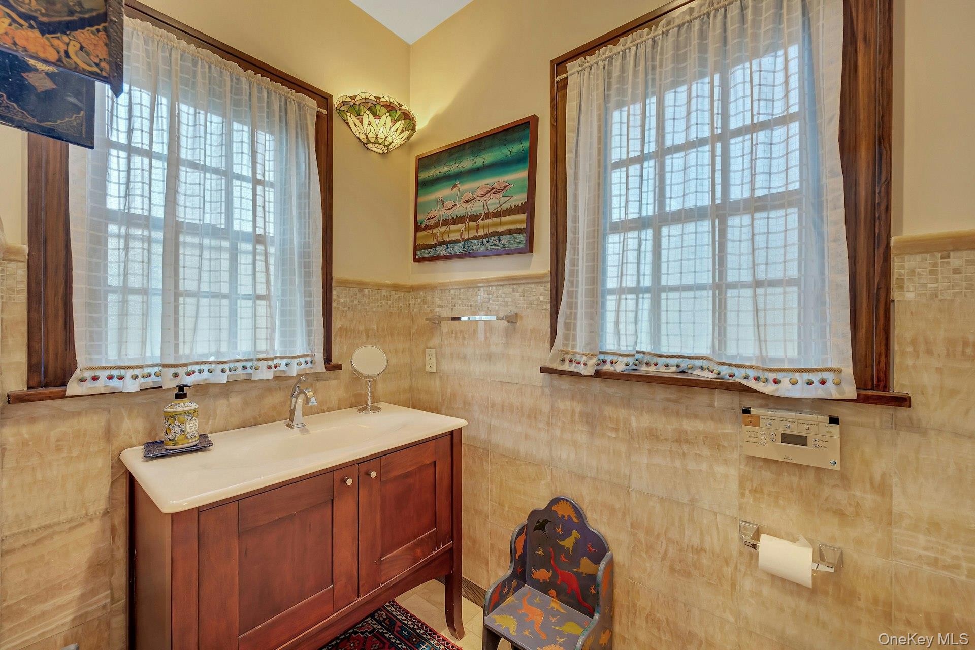 New Rochelle, New York 10804, United States, 5 Bedrooms Bedrooms, ,4 BathroomsBathrooms,Residential,Active,253414