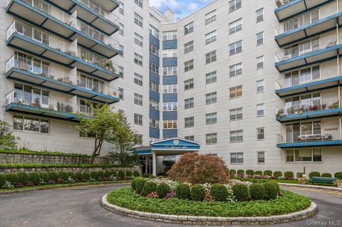 Photo of 499 N Broadway #3E, White Plains, NY 10603 (MLS # 929402) Photo of 499 N Broadway #3E, White Plains, NY 10603 (MLS # 929402)