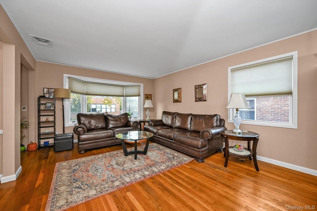 Photo of 15428 27th Avenue, Flushing, NY 11354 (MLS # 927648)