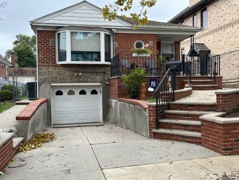 Photo of 15428 27th Avenue, Flushing, NY 11354 (MLS # 927648)