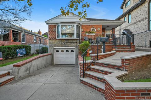 Photo of 15428 27th Avenue, Flushing, NY 11354 (MLS # 927648)