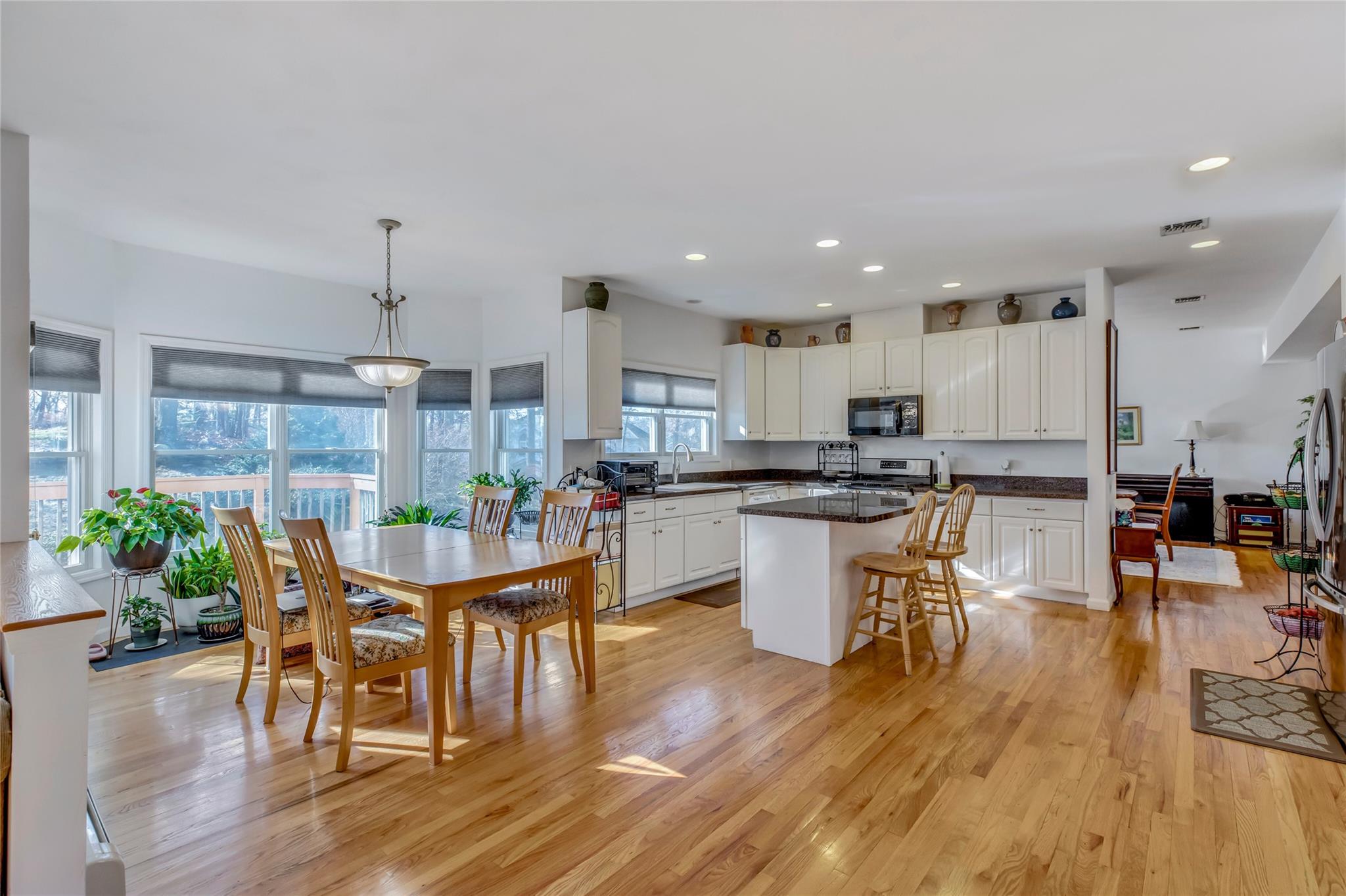 23 Cobbler Lane, East Setauket, New York image 9