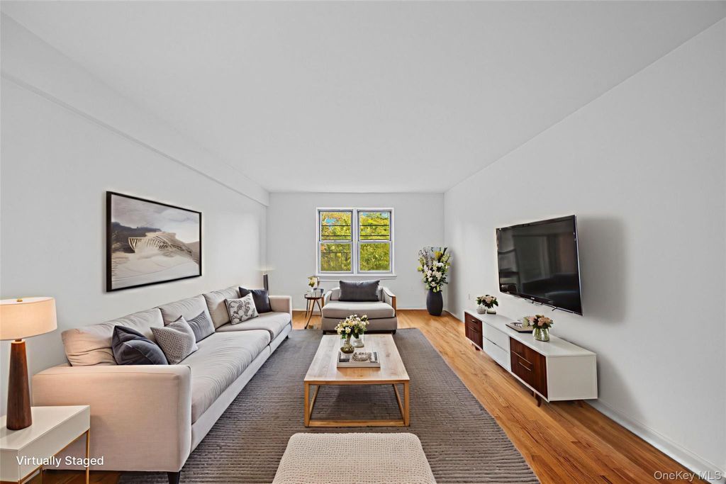 Photo of 255 Bronx River Road #4M, Yonkers, NY 10704 (MLS # 927199)
