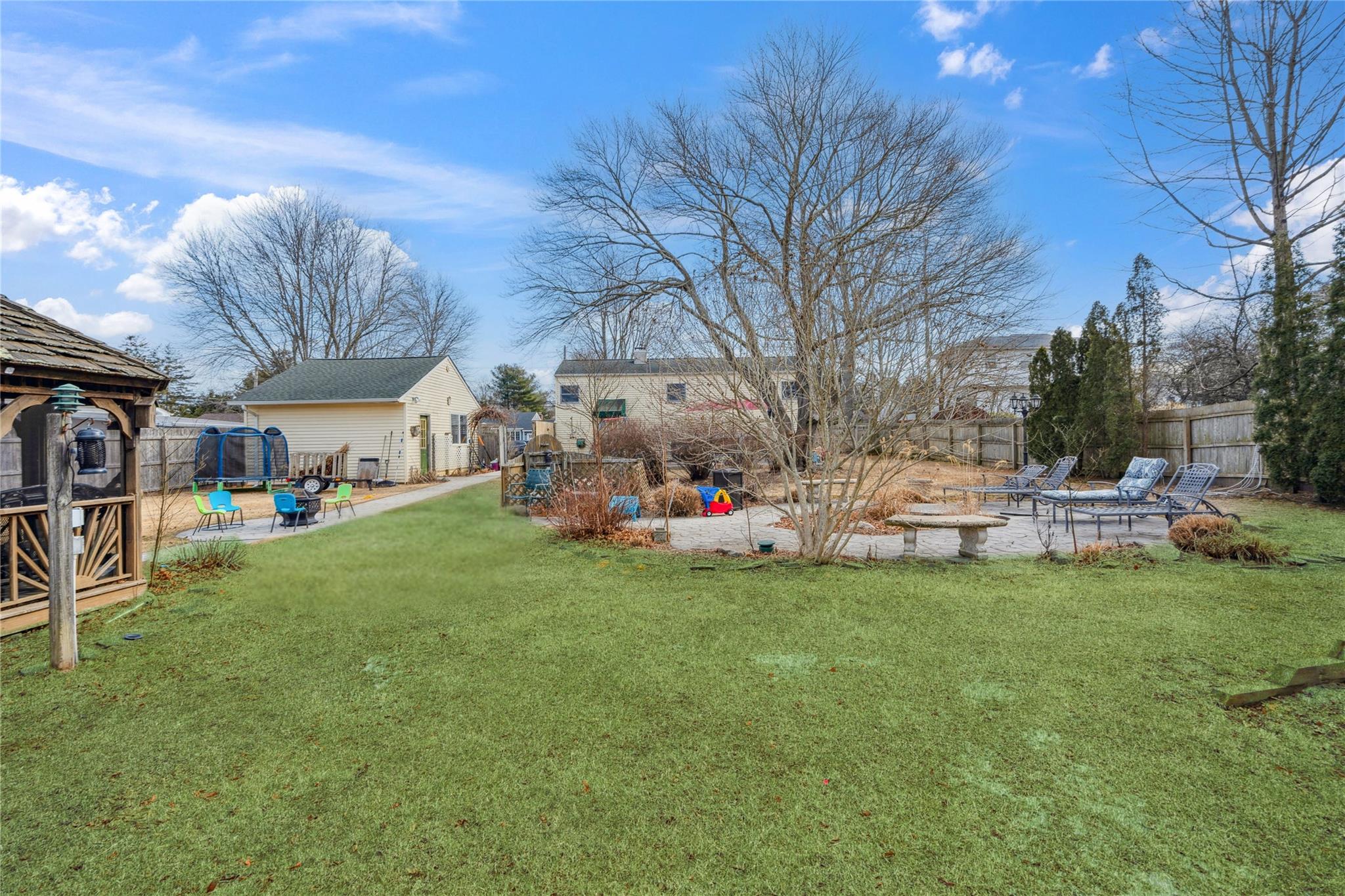 68 Lowell Road, Sayville, New York image 14