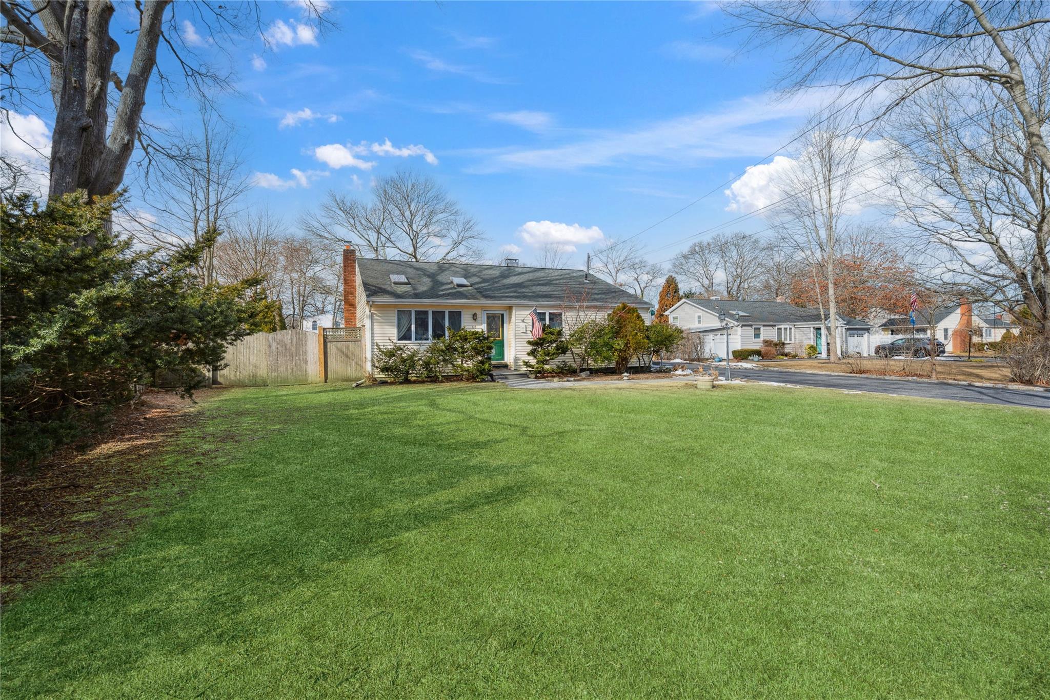 68 Lowell Road, Sayville, New York image 1