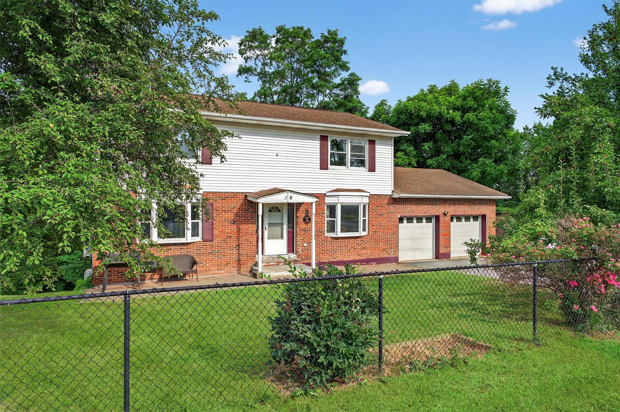16 Oakland Avenue