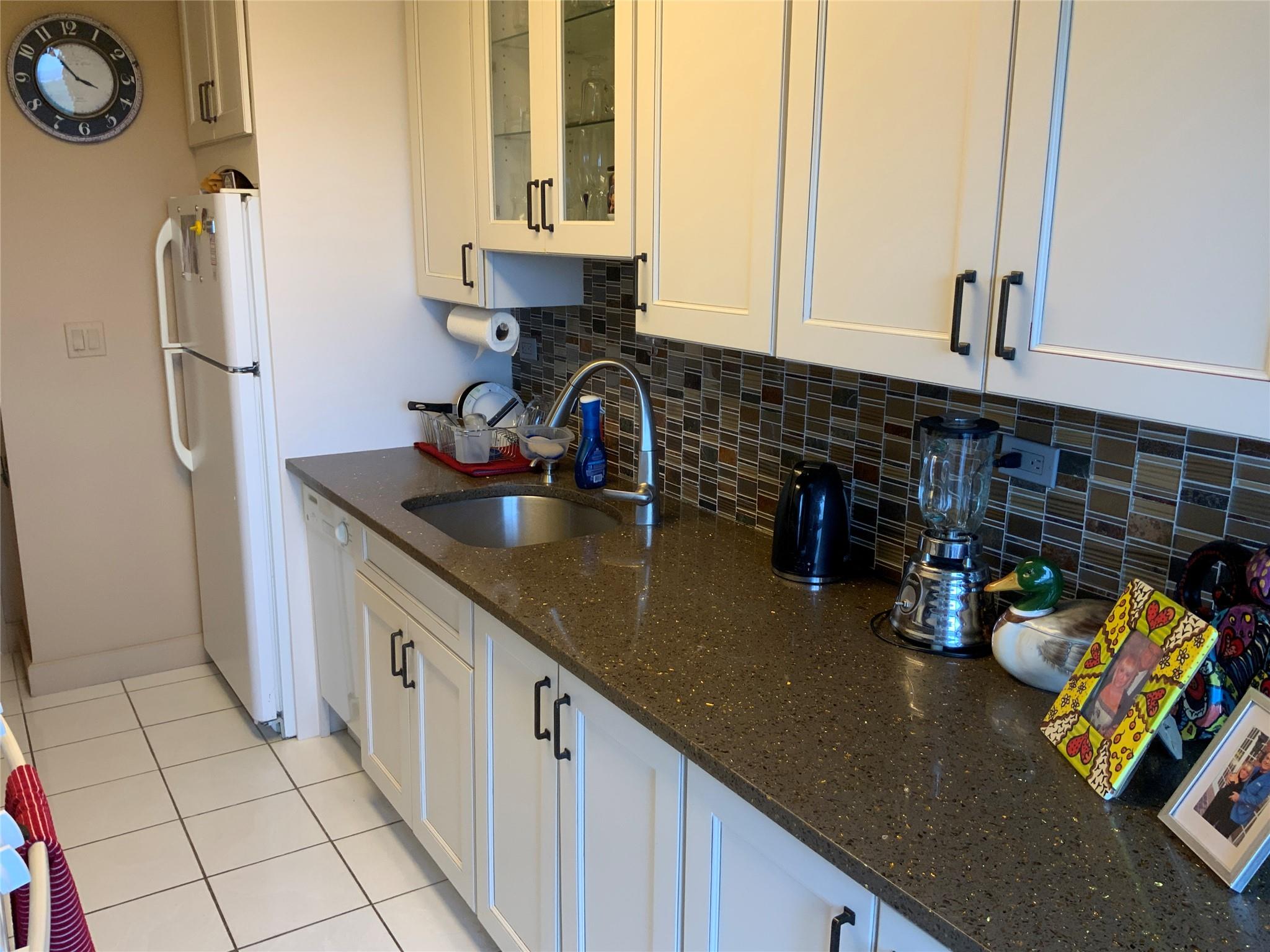 26910 Grand Central Parkway #8N, Floral Park, New York image 11