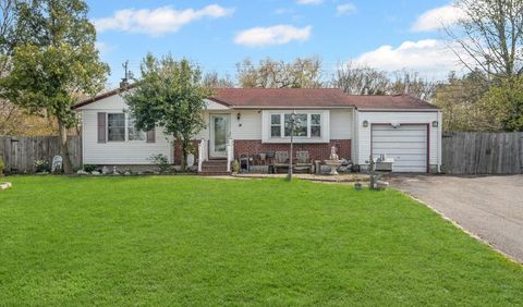 14 Urn Court, Brentwood, NY 11717 - MLS#: 851528