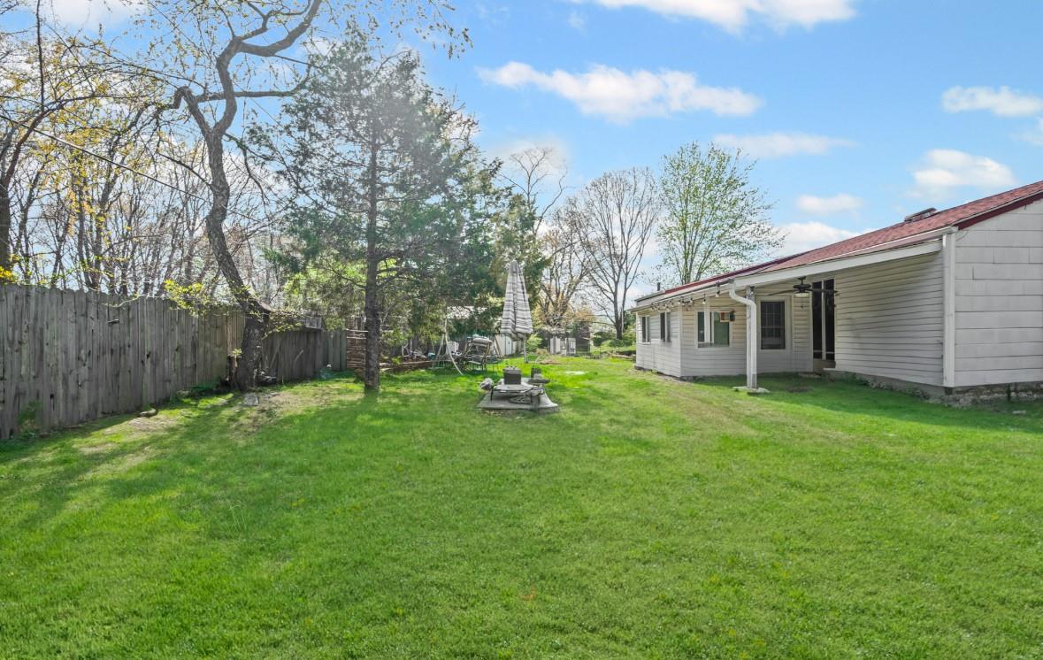 14 Urn Court, Brentwood, New York image 6
