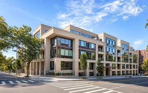 Homes For Sale - 64-05 Yellowstone Boulevard #PH508<br/> Forest Hills, NY 11375