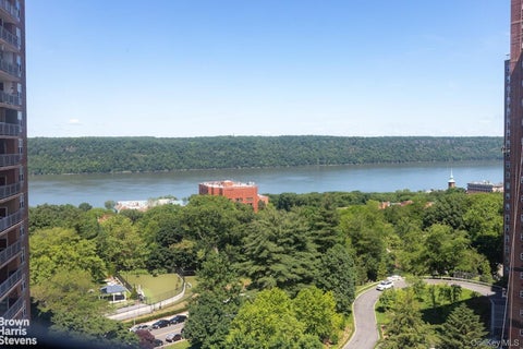 Homes For Sale - 5800 Arlington Avenue #15B<br/> Bronx, NY 10471