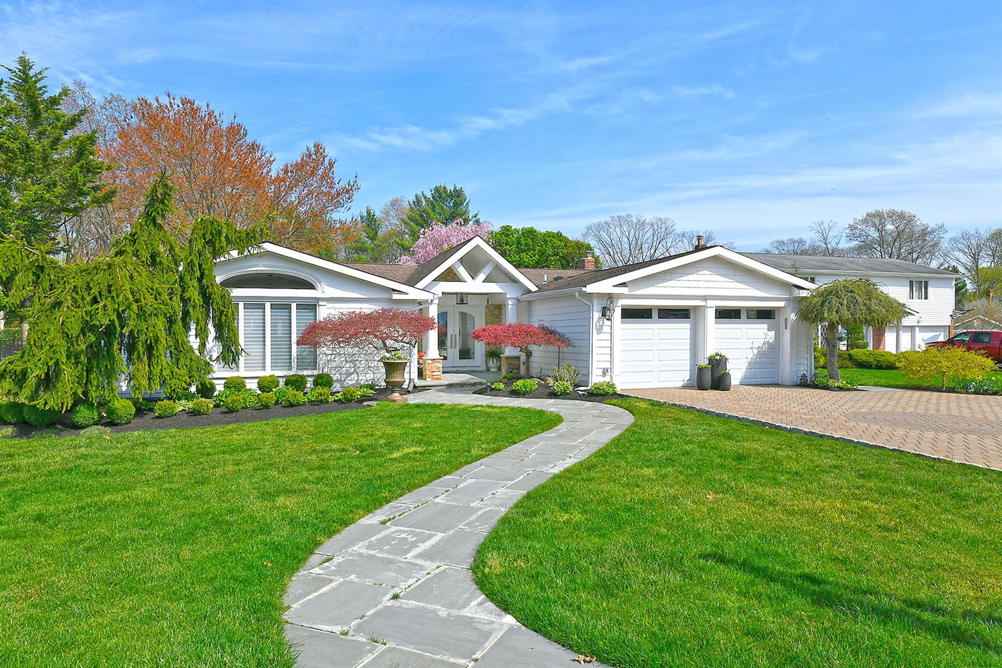 119 Old Post Drive, Hauppauge, New York image 2