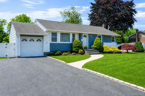Photo of 10 Kipling Drive, Greenlawn, NY 11740 (MLS # 1007588)
