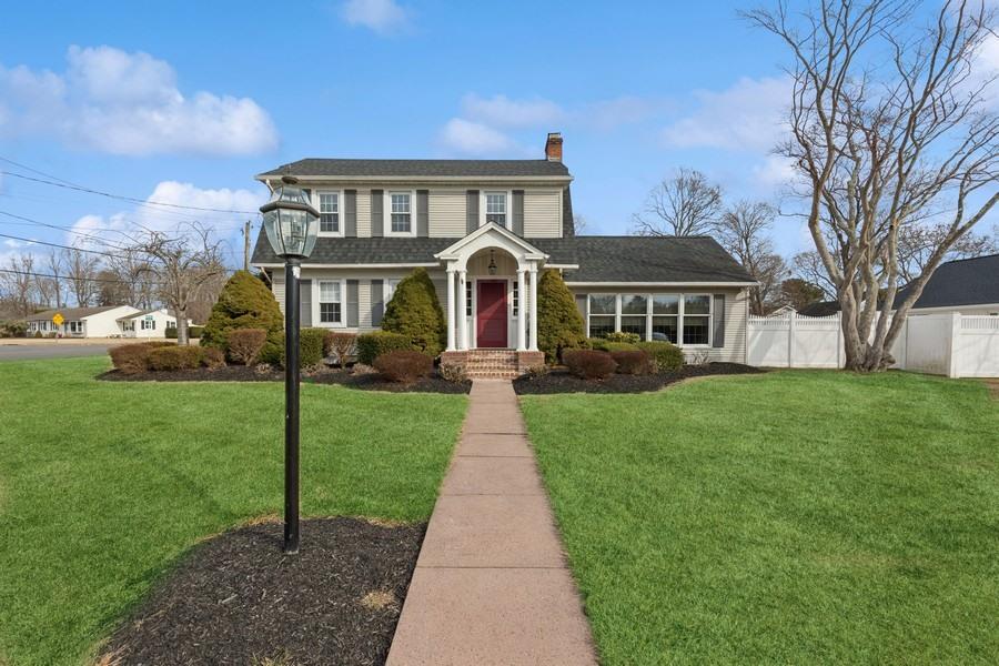 3 Beverly Avenue, East Patchogue, New York image 1