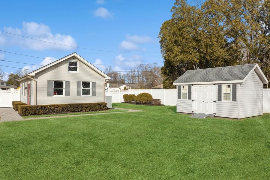3 Beverly Avenue, East Patchogue, New York image 27