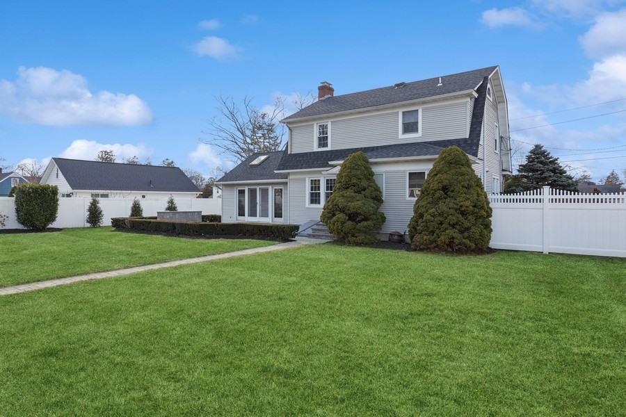 3 Beverly Avenue, East Patchogue, New York image 31