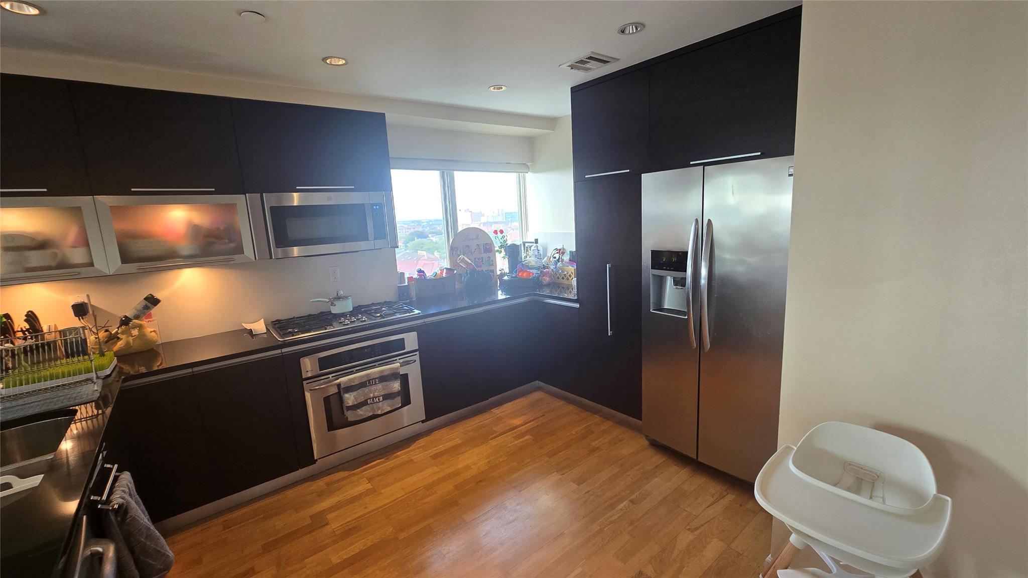 Long Beach, New York 11561, United States, 2 Bedrooms Bedrooms, ,2 BathroomsBathrooms,Residential,Active,171863