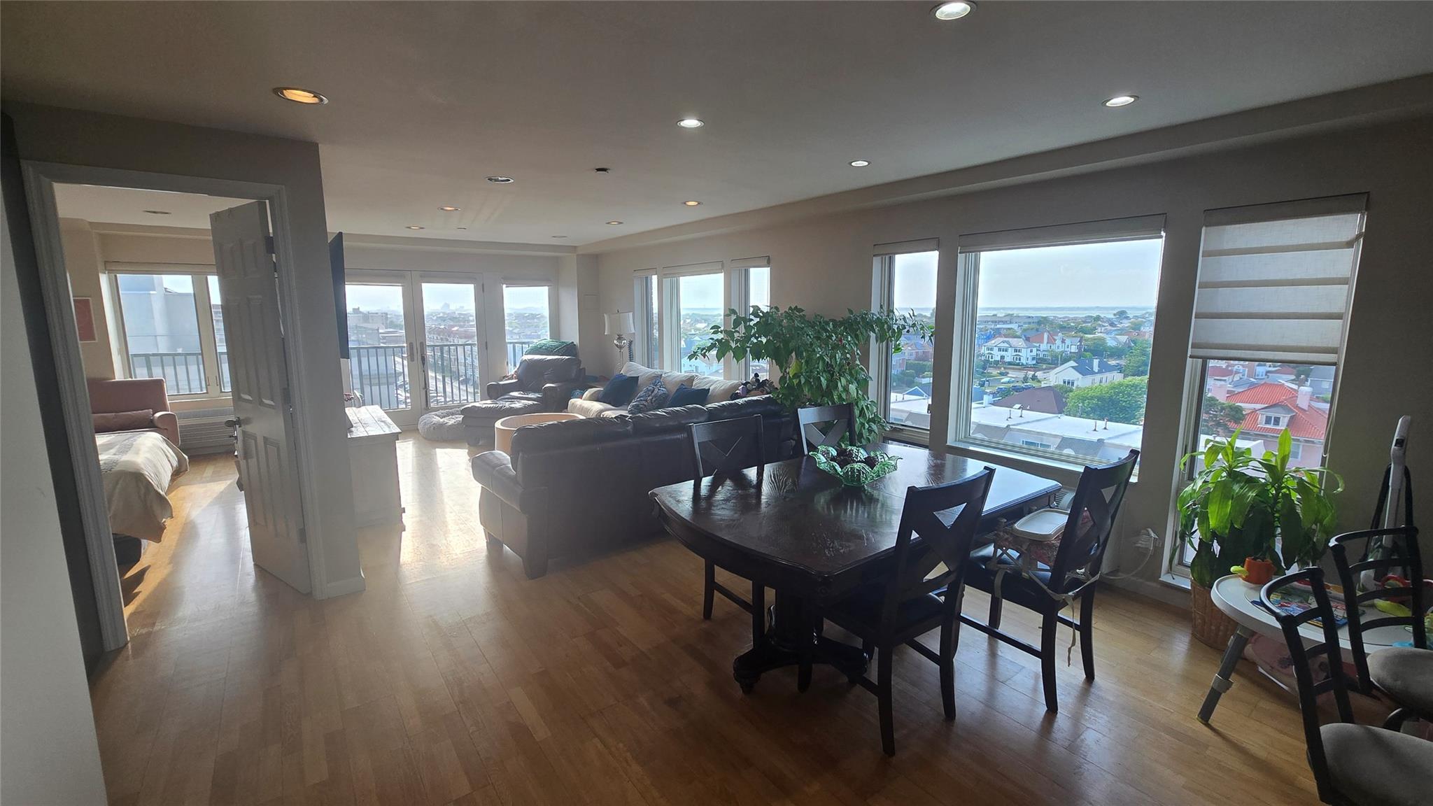 Long Beach, New York 11561, United States, 2 Bedrooms Bedrooms, ,2 BathroomsBathrooms,Residential,Active,171863