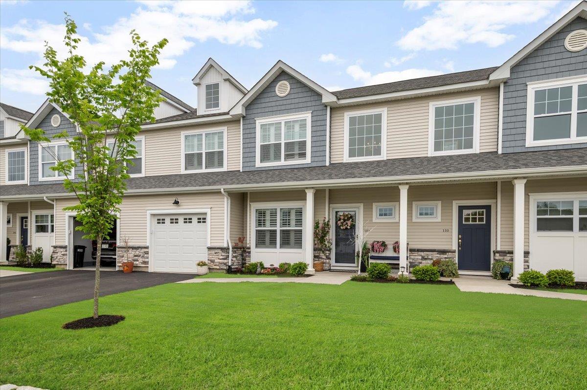 109 Halley Drive, Center Moriches, New York image 46