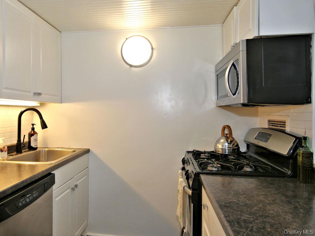 1 Landmark Square 410