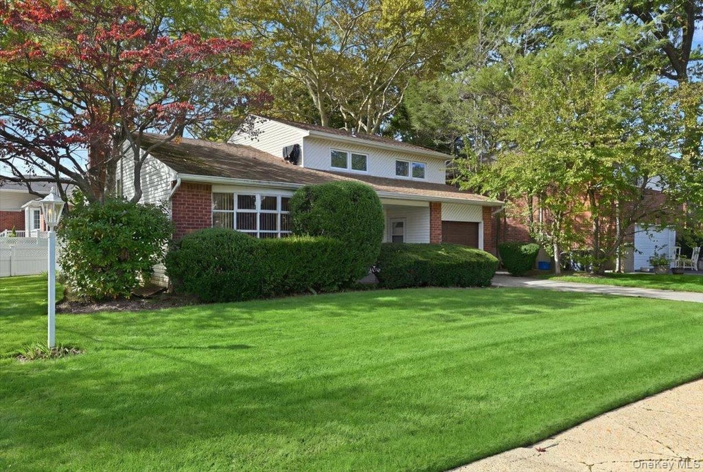 Photo of 786 Bethlynn Court, East Meadow, NY 11554 (MLS # 1043238)