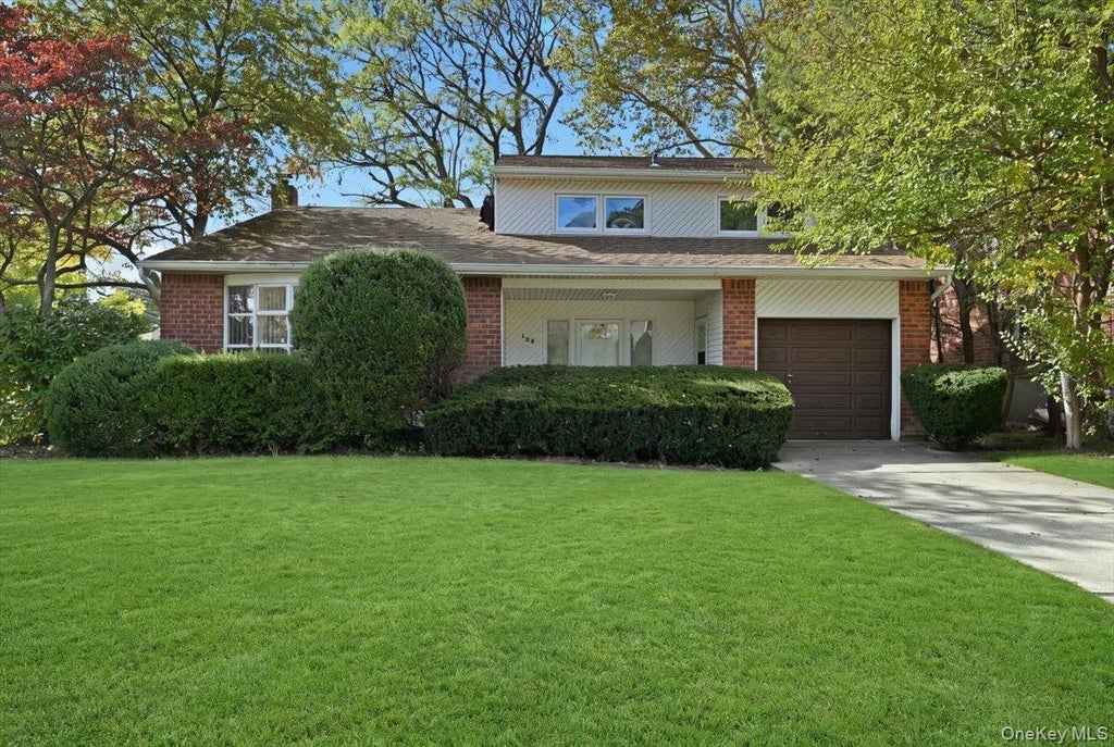 Photo of 786 Bethlynn Court, East Meadow, NY 11554 (MLS # 1043238)