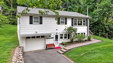 Homes For Sale - 10 Woodycrest Trail<br/> Monroe, NY 10950