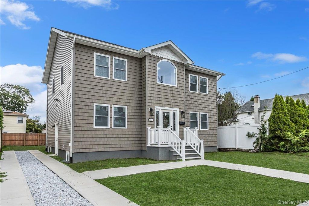 Photo of 664 Clinton Avenue, Uniondale, NY 11553 (MLS # 896070)