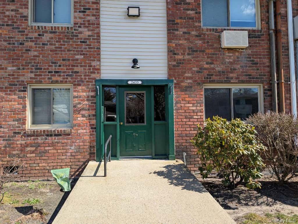 Photo of 2435 Union Boulevard #7B, Islip, NY 11751 (MLS # 1035148)