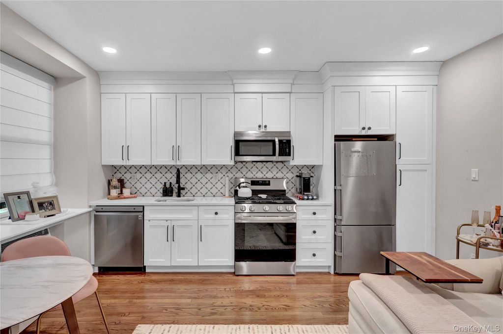 Photo of 25 W Broadway #110, Long Beach, NY 11561 (MLS # 960421)