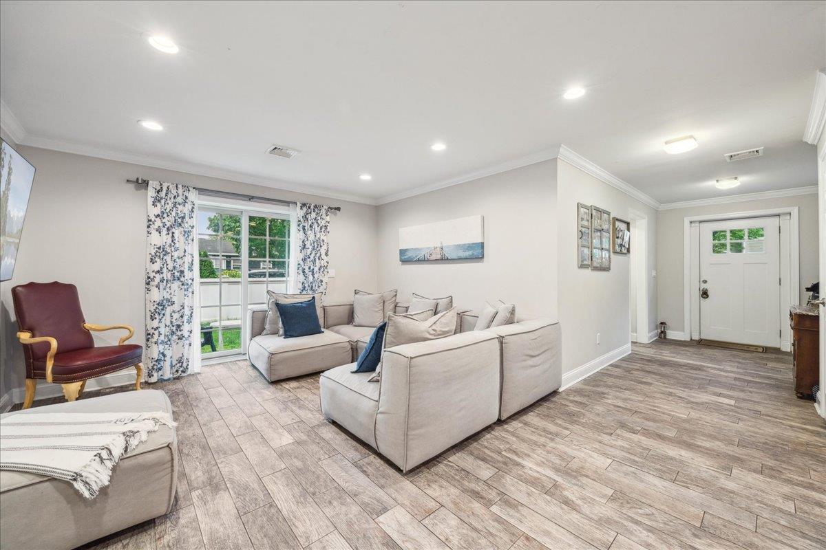42 Sagamore Hill Drive, Port Washington, New York image 21