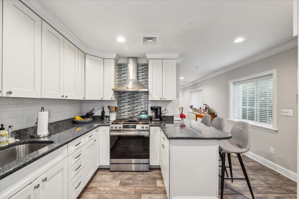 42 Sagamore Hill Drive, Port Washington, New York image 6