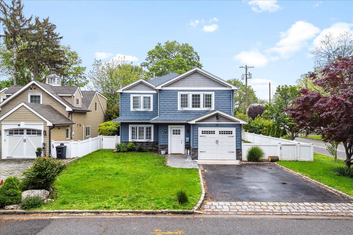 42 Sagamore Hill Drive, Port Washington, New York image 2