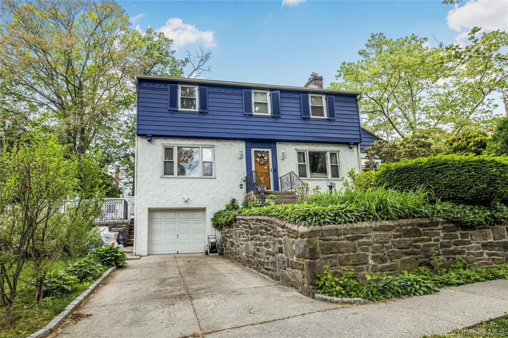 Photo of 202 Tecumseh Avenue, Mount Vernon, NY 10553 (MLS # 1062869)