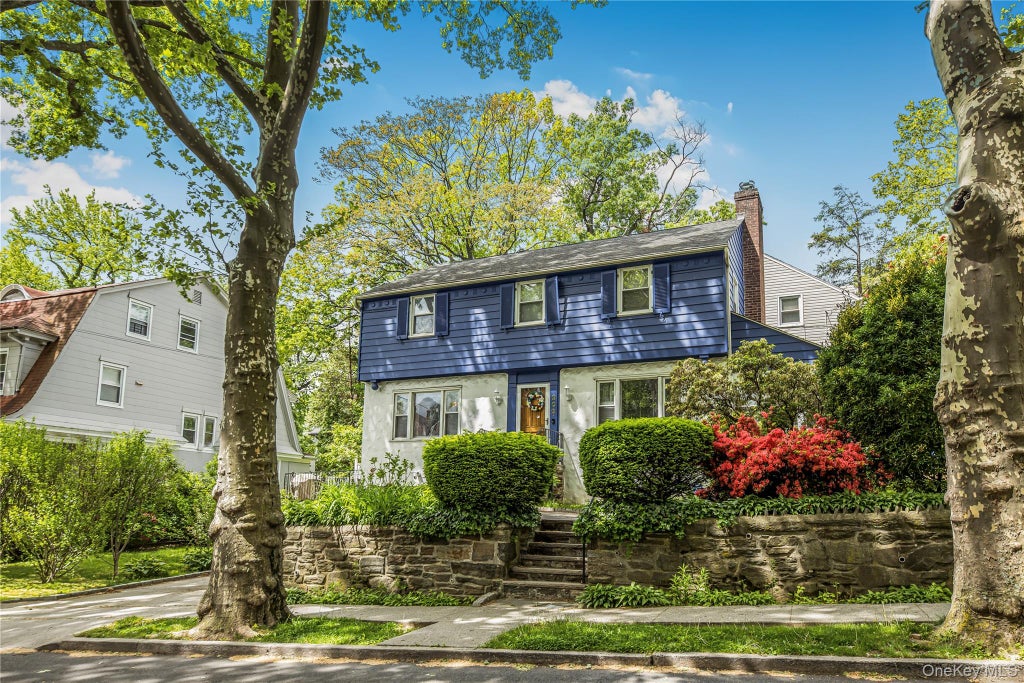 Photo of 202 Tecumseh Avenue, Mount Vernon, NY 10553 (MLS # 1062869)