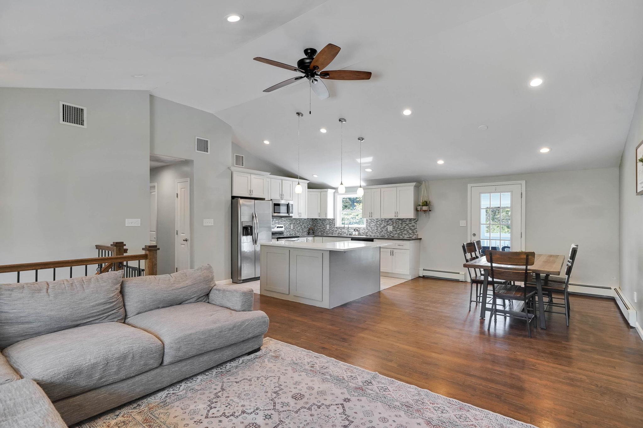 32 Country Greens Drive, Bellport, New York image 6
