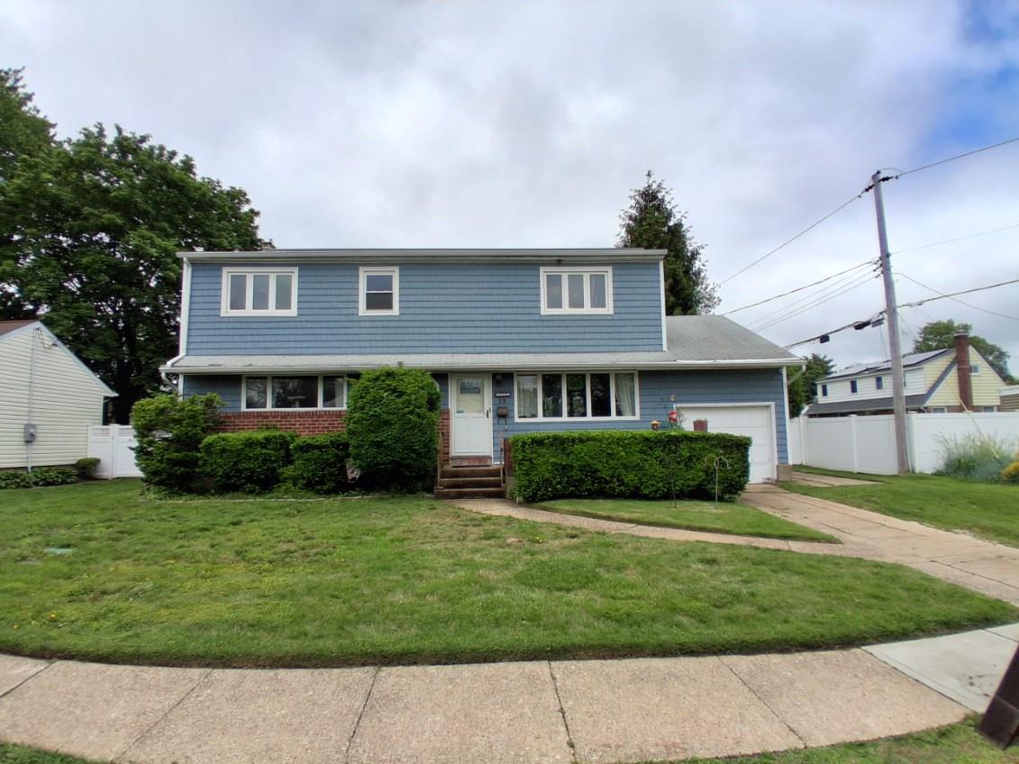 19 Hicks Avenue, Syosset, New York image 1