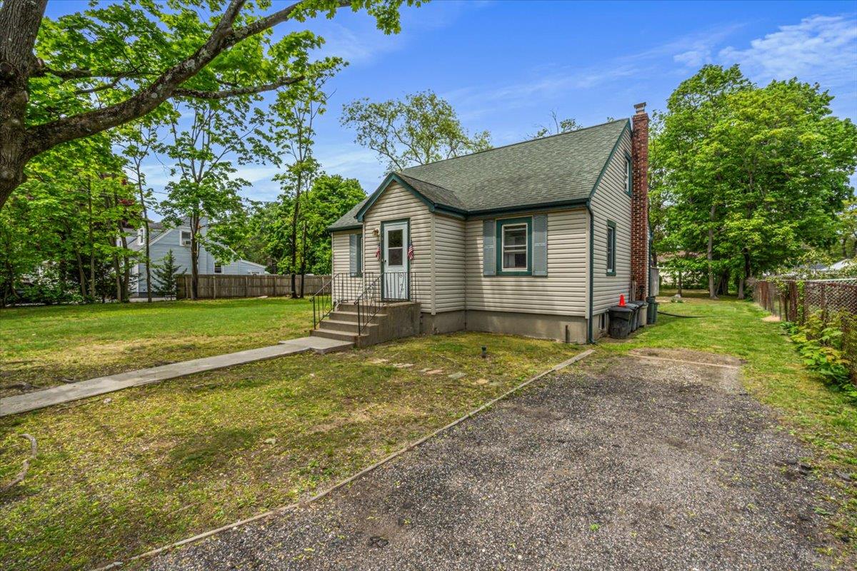 275 Ocean Avenue, Brentwood, New York image 2