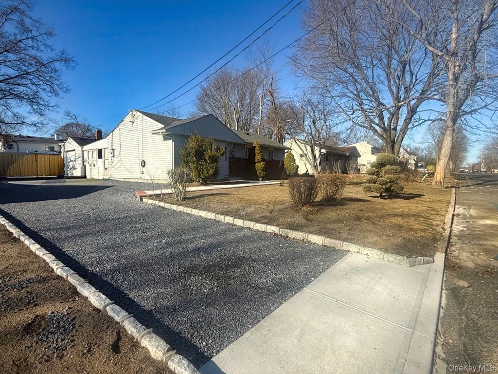 Photo of 2804 Eagle Avenue, Medford, NY 11763 (MLS # 945906)