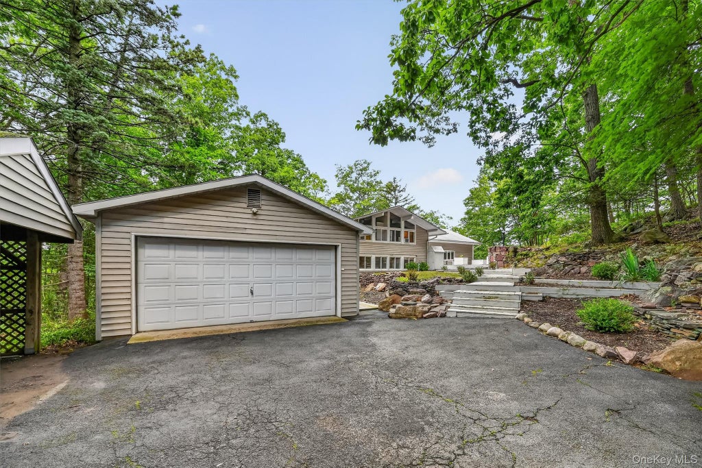 Photo of 15 Overlook Drive, Highland Mills, NY 10930 (MLS # 1037999)